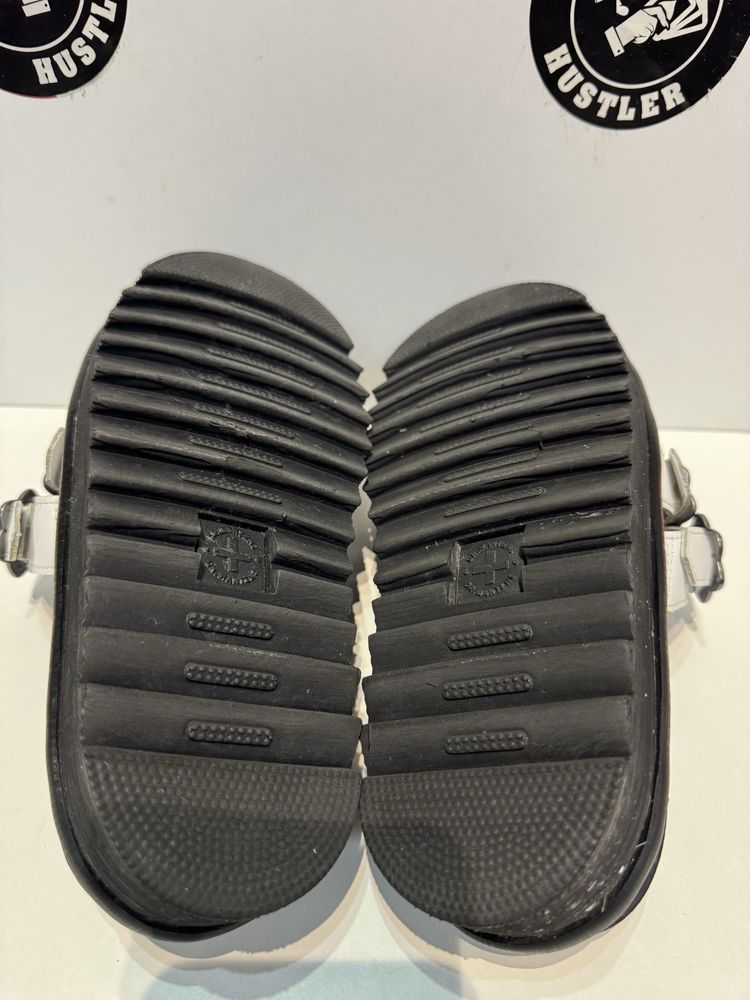 Чехли DR.MARTENS .Номер 36