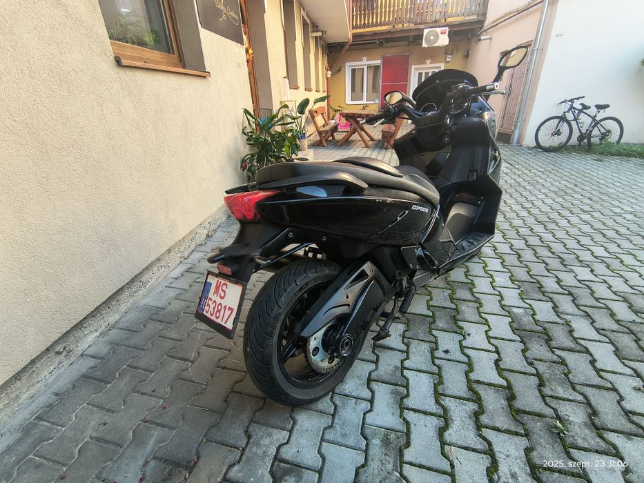 Piaggio Gilera gp800