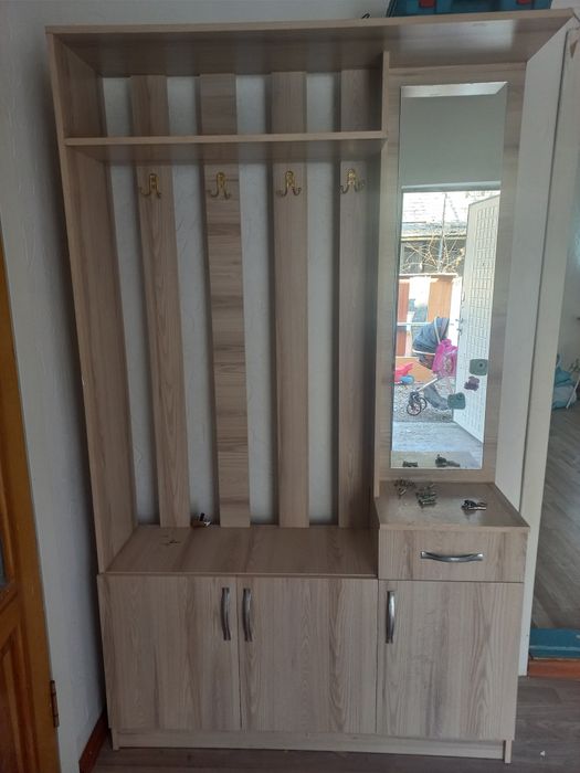 Продам мебель, прихожка, кровать