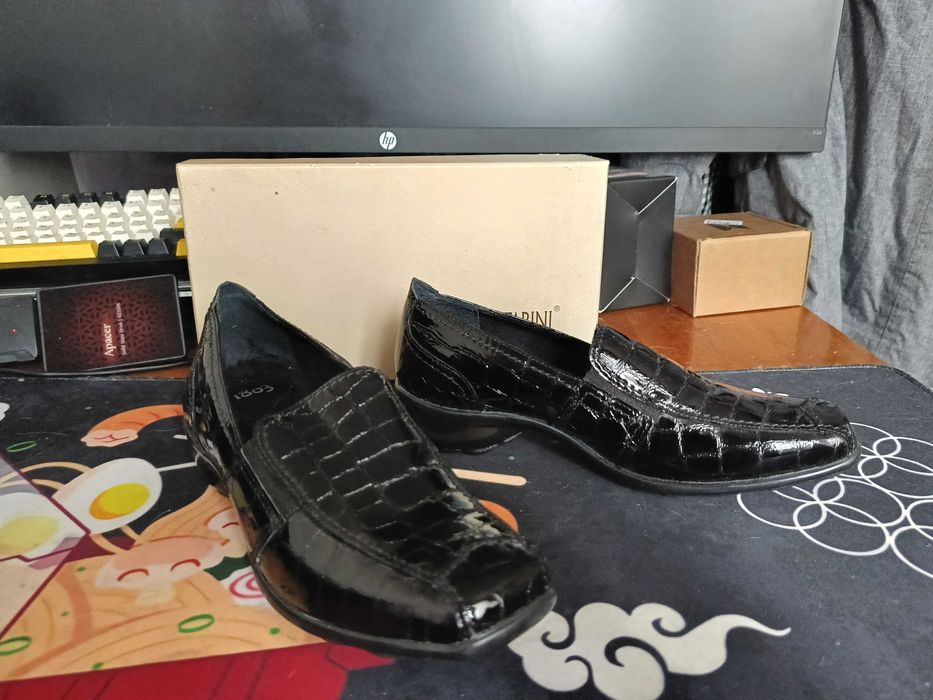 Лакированные кожаные туфли бесплатно