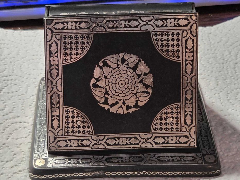 Port tigaret vintage persan de masa sau de birou