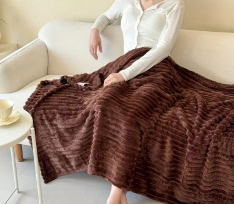 Продам новый плед 180/220 см