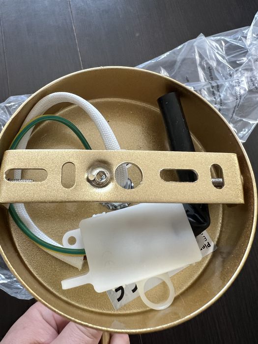 Vand aplica aurie noua