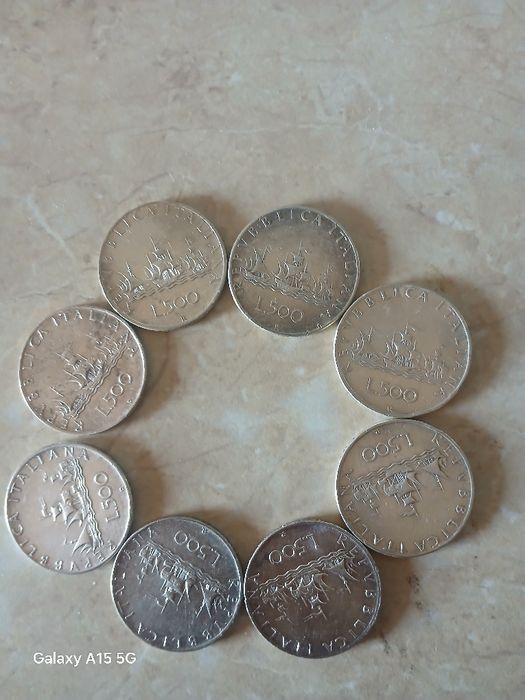 Vand monezi de 500 Lire