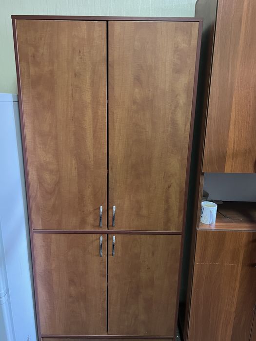 Шкаф две единицы. По 10 тыс каждый