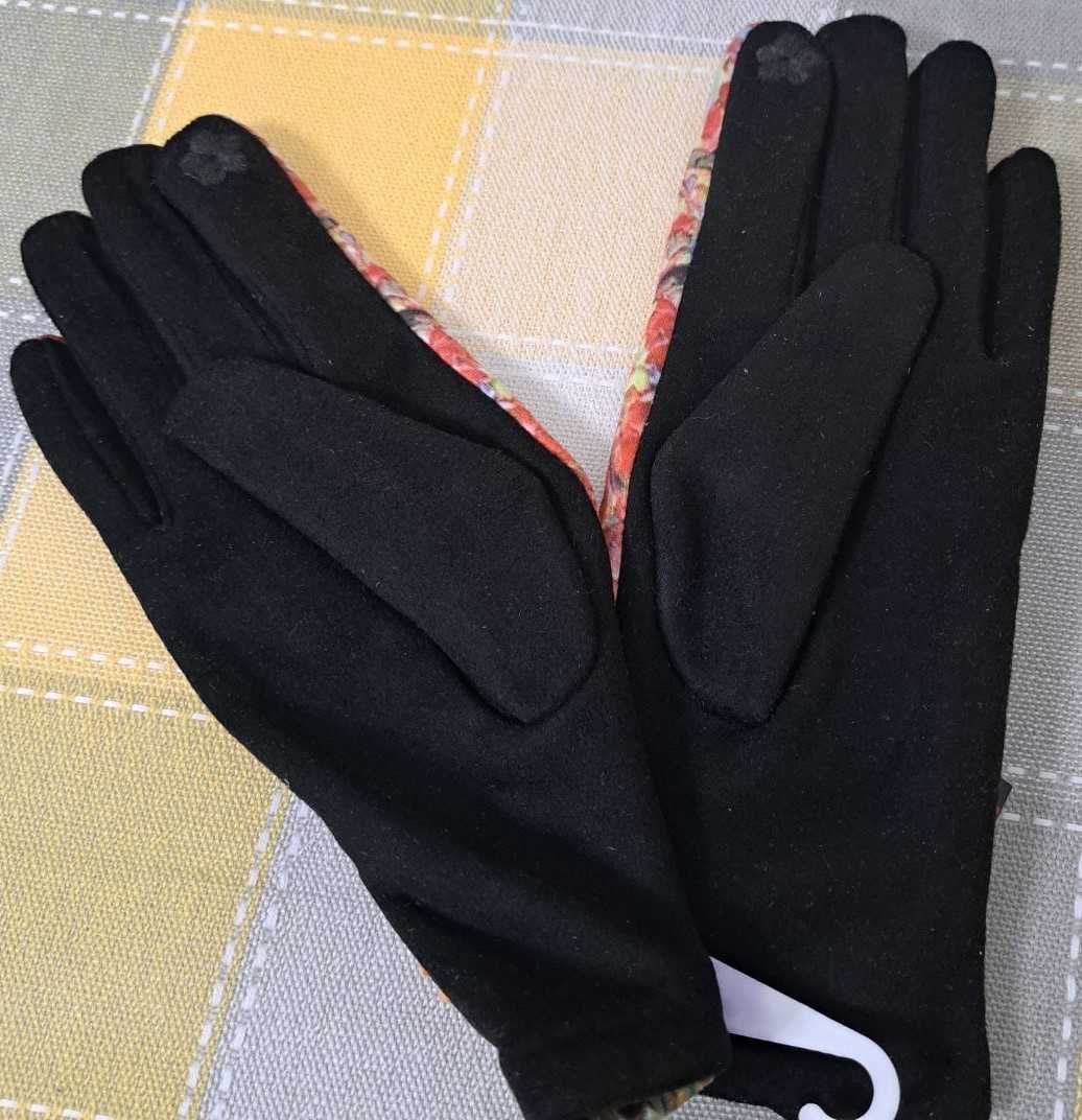 Женские перчатки бренда 7 Days Socks Accessories. Цветные, новые.