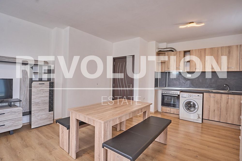 Дава се под наем Тристаен апартамент в Пловдив, Кючук Париж - 90 кв.м за 550 € - Снимка #2