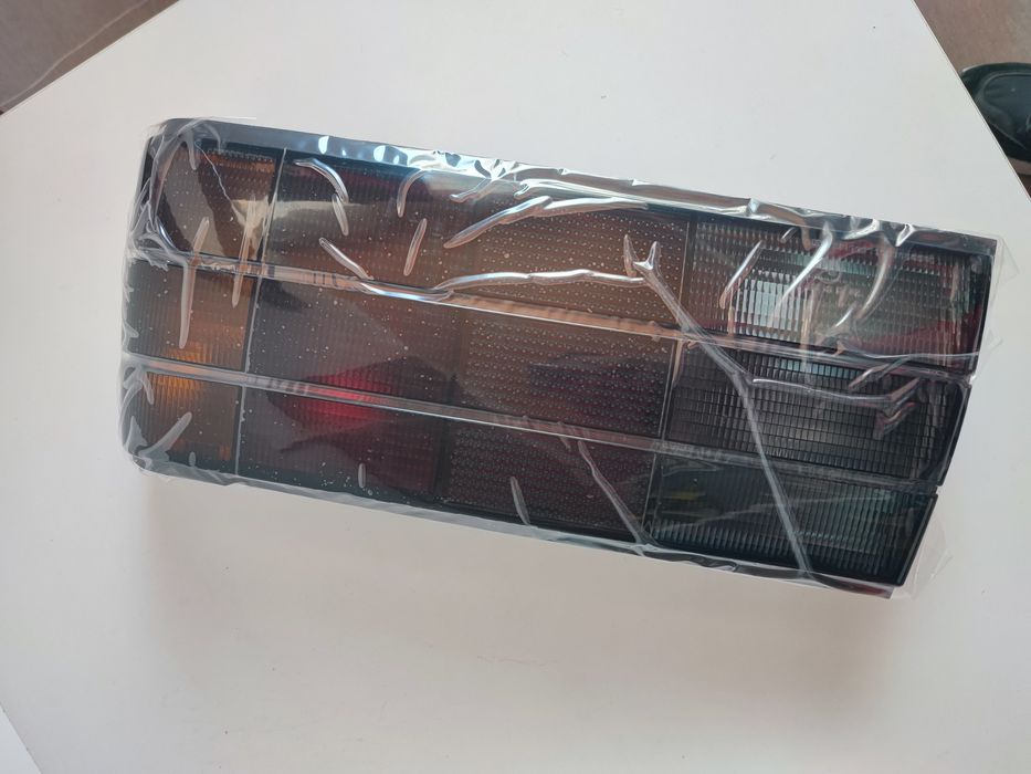 Стопове БМВ Е30 Нови стил Черна ХЕЛА BMW E30 Тунинг опушени тъмни