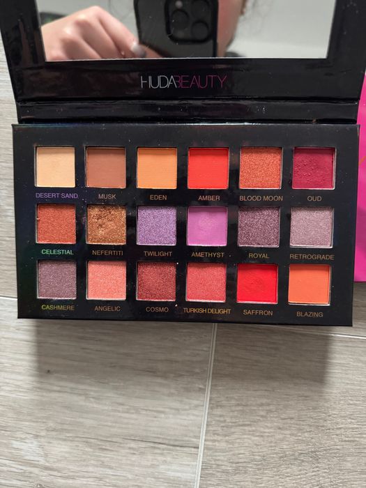 Палитри за сенки - Revolution; e.l.f ; hudabeauty