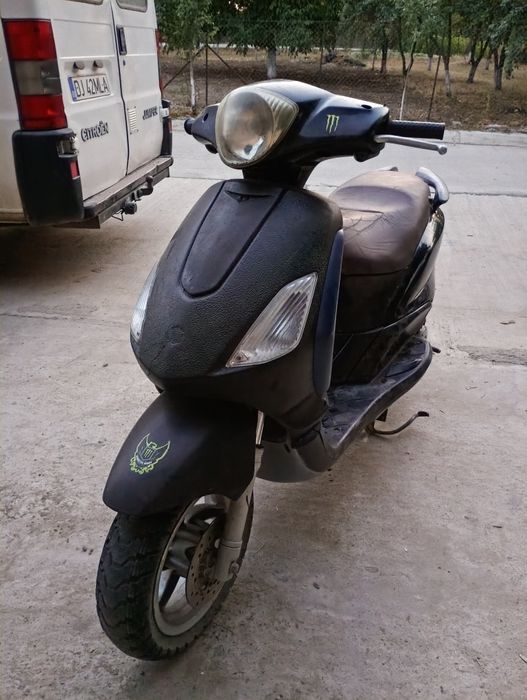 Vând Piaggio Fly 50 4t