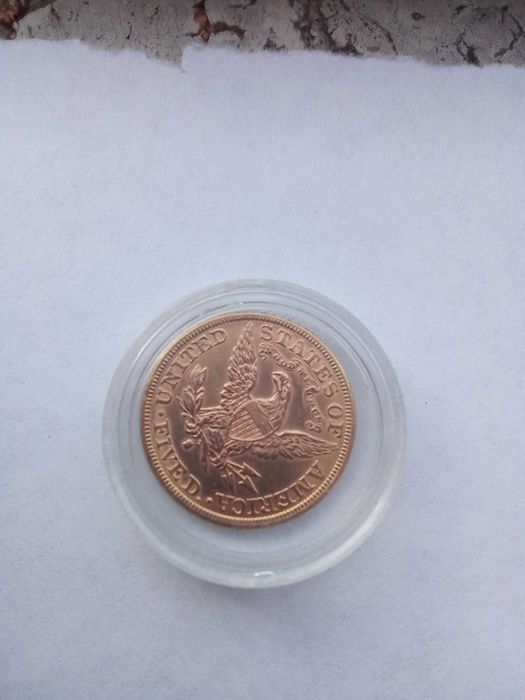 Лот златни долари