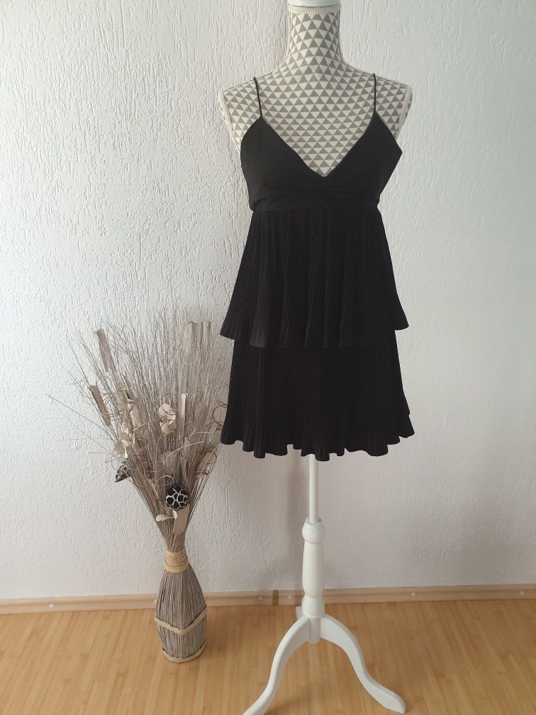 Rochie neagră (Zara )