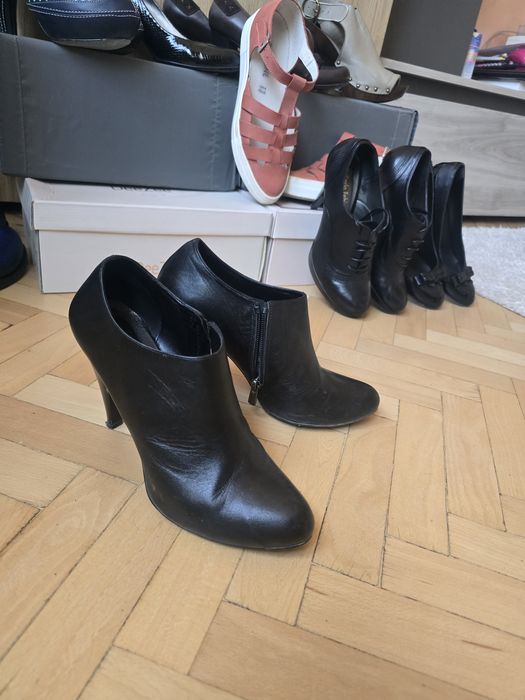 Естествена кожа обувки и сандали, гумени ботуши Love Moschino