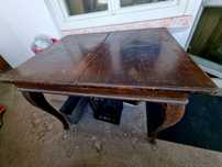 Set mobilier bucatarie masa lemn extensibila  2 scaune bufet dulap