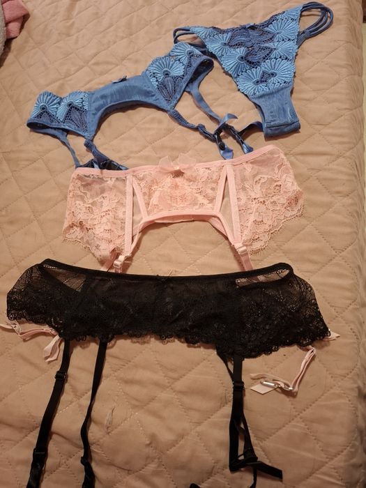 Дамски бодита и бюстиета