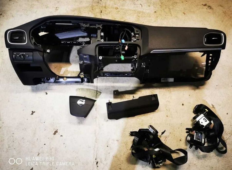Арматурно табло колани аирбеги airbag Volvo V40 Original