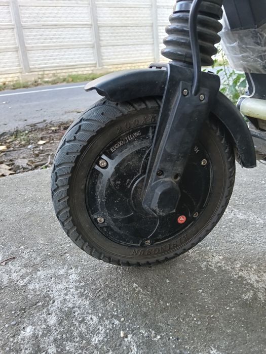 Trotineta electrica Kugoo S1 (SE VINDE URGENT PANA MARȚI -MIERCURI)