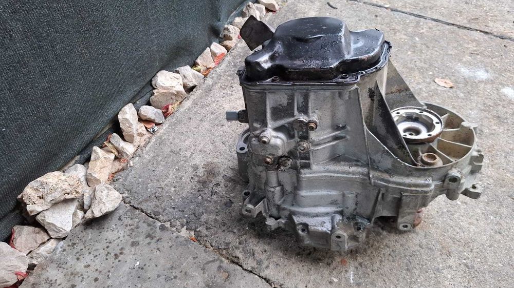 Dezmembrez/Vand motor  1,4 MPI 2009 cod BUD cutie JHU