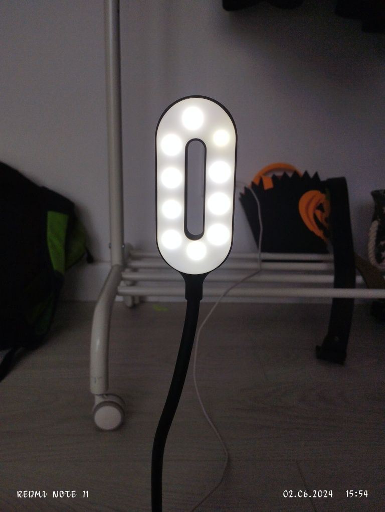 Lampa de veghe cu încărcător și adaptor inclus