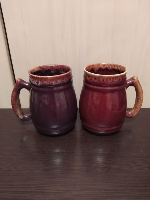 Пивные глиняные кружки.