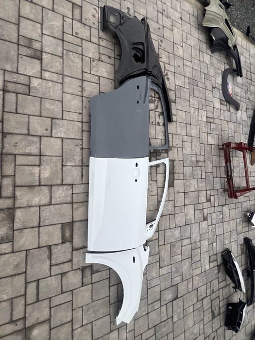 Laterala ușa aripa Dacia Logan 3