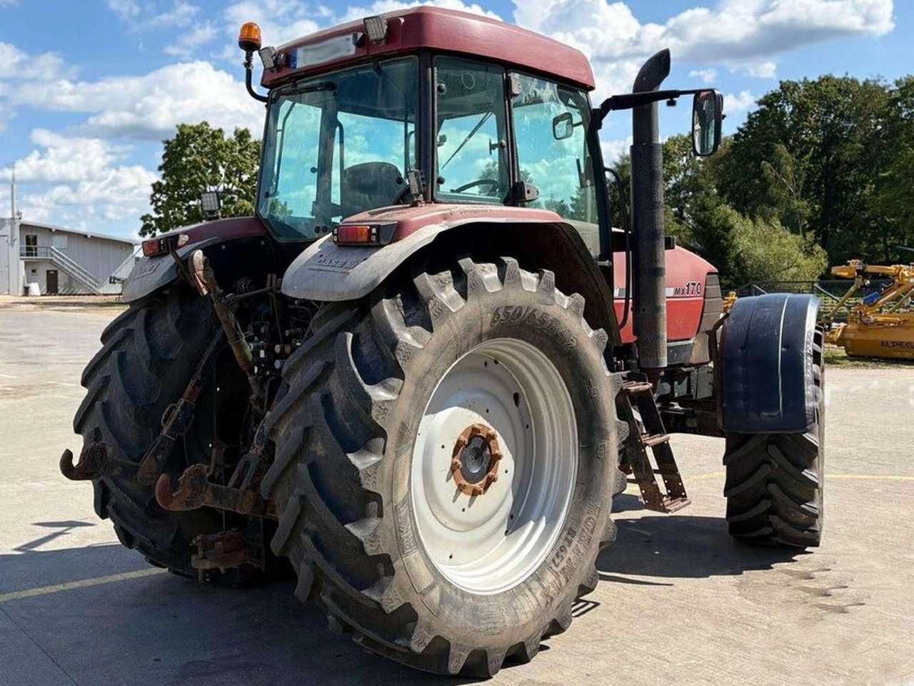 Колесный трактор Case IH Maxxum MX170
