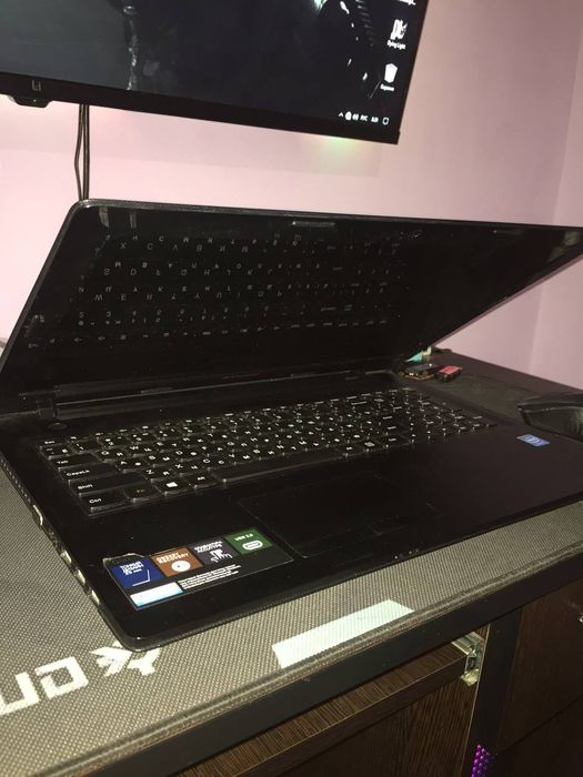 Noutbook sotiladi Lenovo