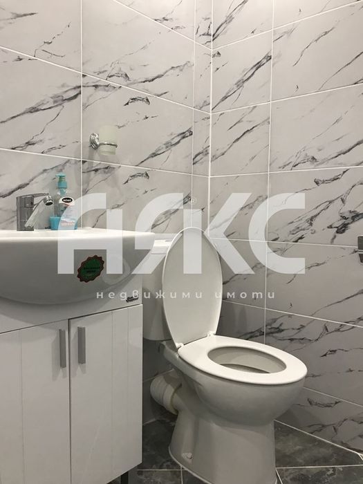 Двустаен апартамент в кв. Надежда 1