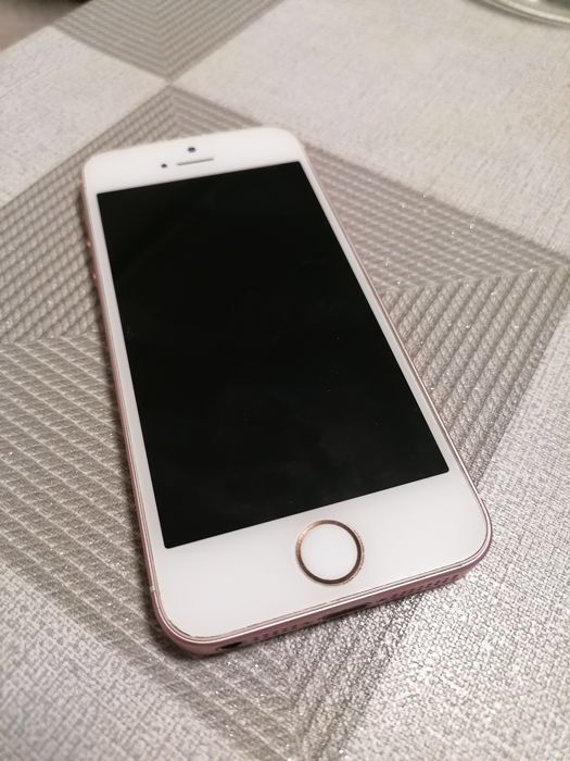 Iphone 5 se изклително запазен