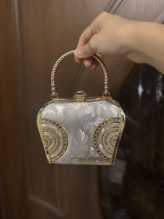 Mini klach tila va seriy rangda