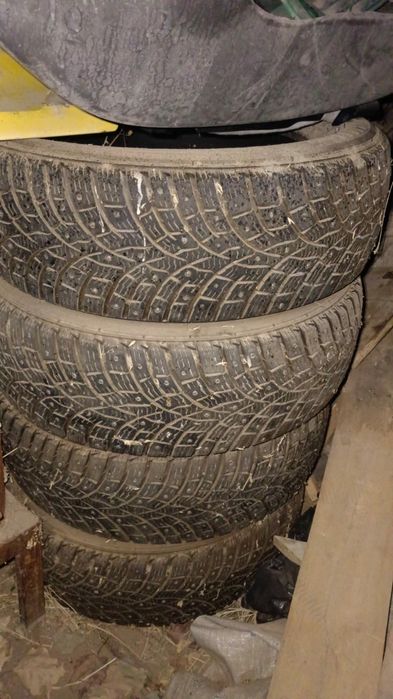 Зимний балон сатылады 215/60/16