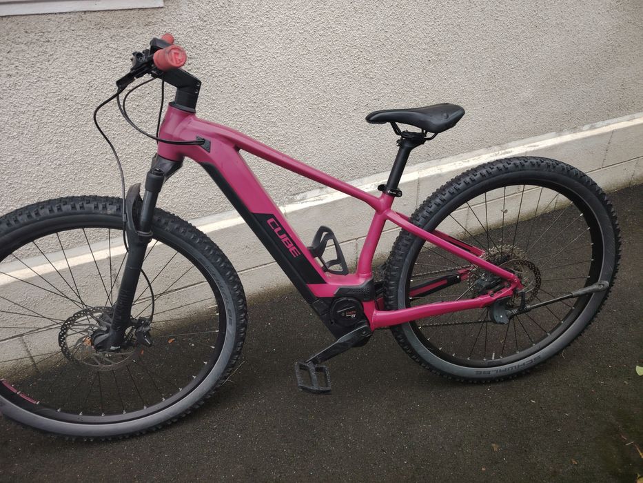 Bicicleta electrica Cube