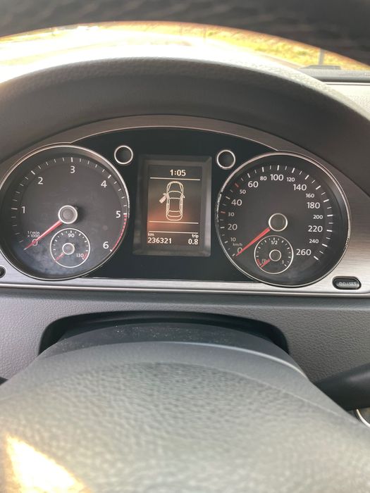 Vând sau schimb Volkswagen Passat  Anul: 2011 cu Dacia logan  gpl
