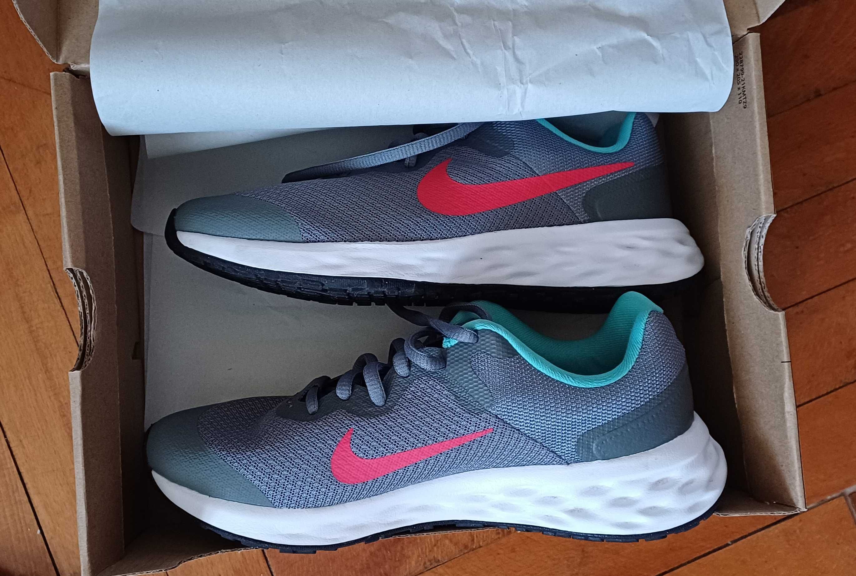 Продавам оригинални маратонки Nike.