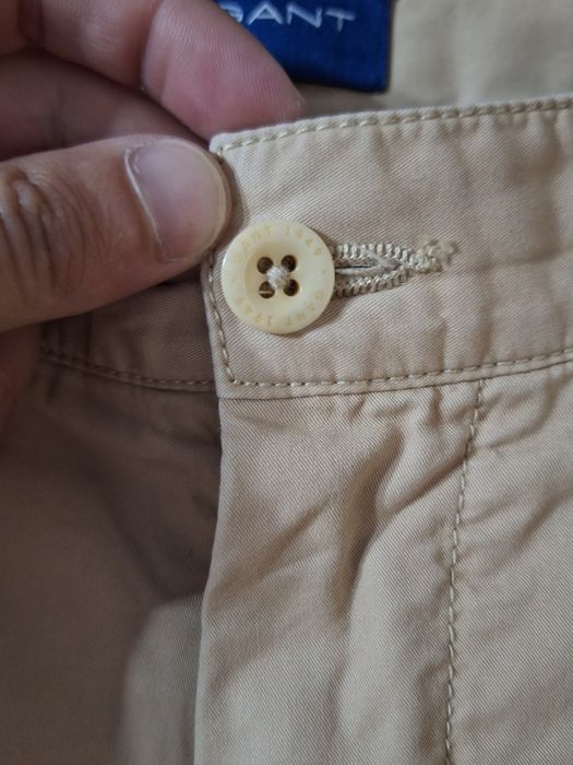 Vand pantaloni Gant marime 28