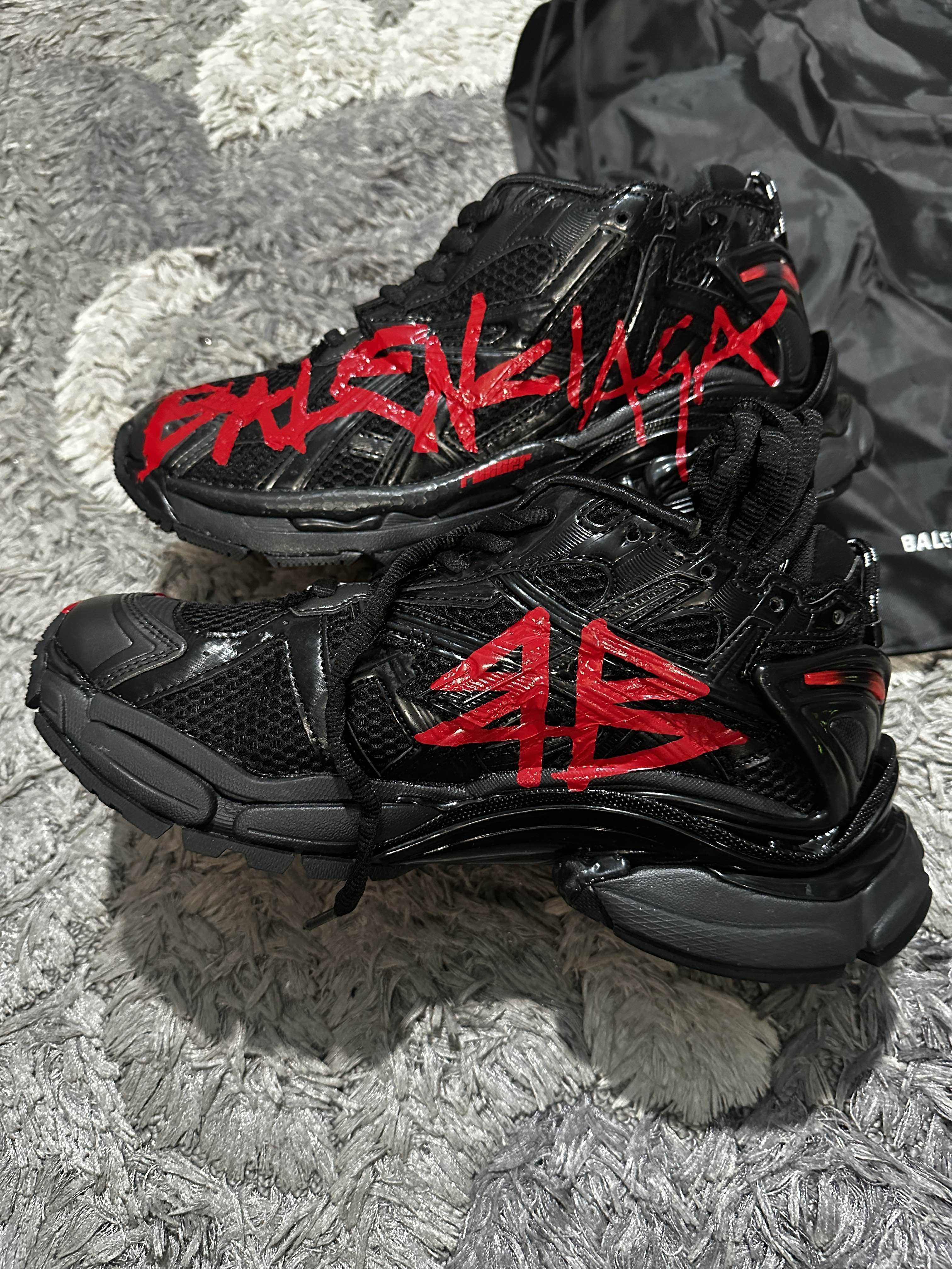 Balenciaga runner graffiti
