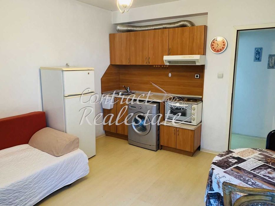 Дава се под наем Двустаен апартамент в Варна, ЖП Гара - 58 кв.м за 306 € - Снимка #2