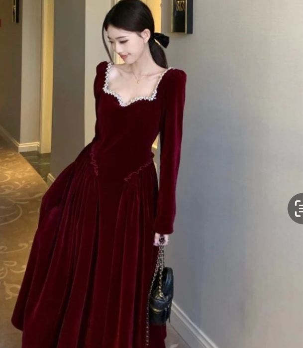 Продам велюр платье