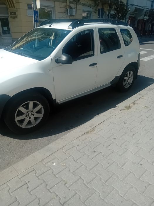 Vând Dacia Duster ,1,5dci 4x4