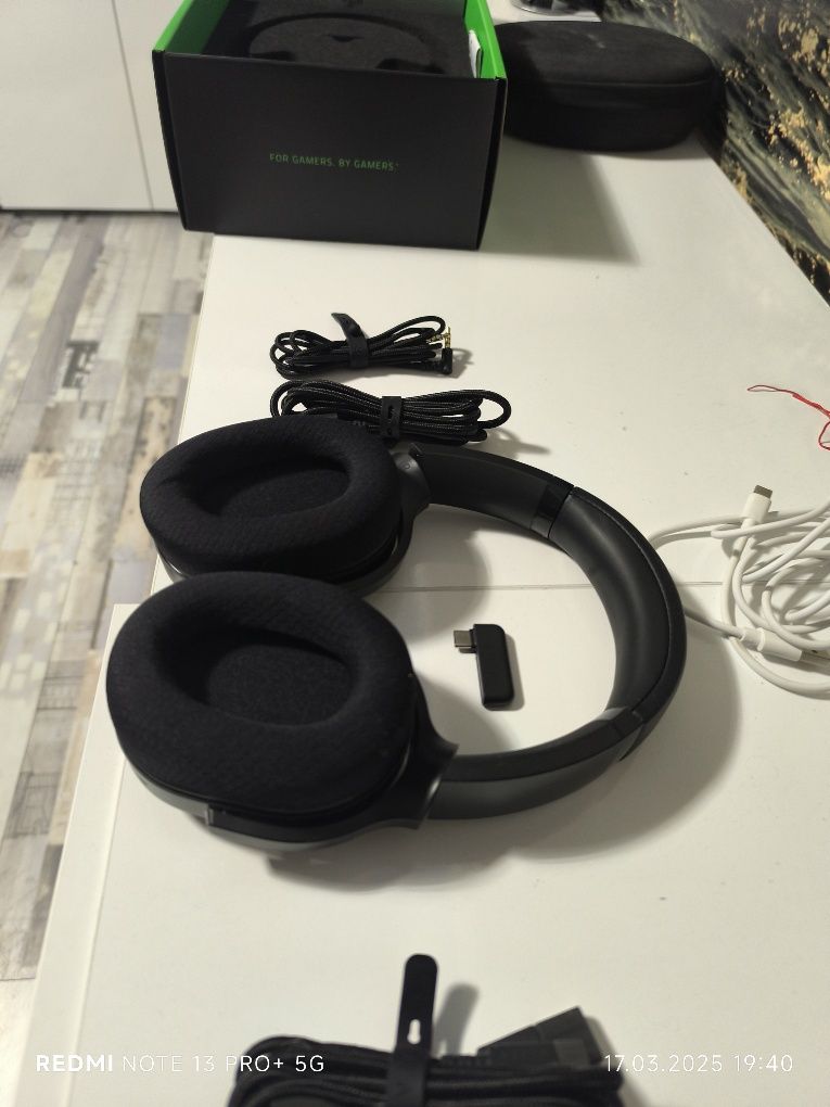 Слушалки RAZER barracuda bluetooth