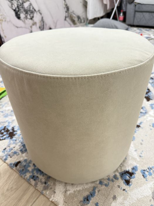 Продам новые пуфики