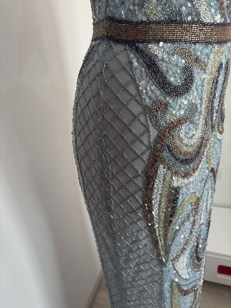 Rochie statement, cusută manual în Turcia – Mărimea S