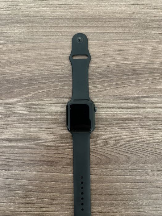 Продам Apple Watch SE 44mm
