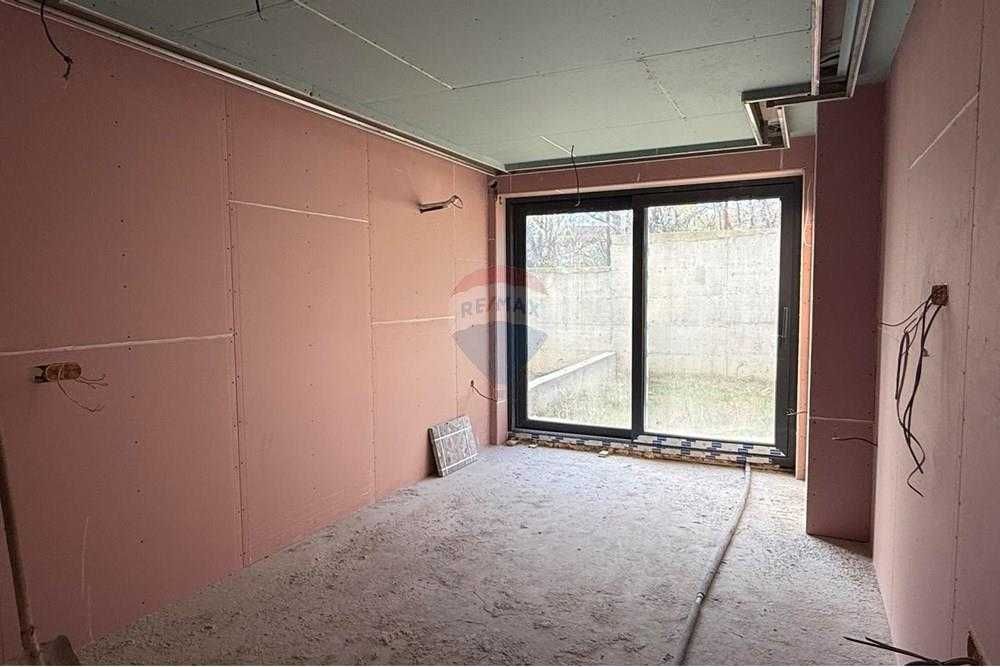 Двустаен разширен апартамент