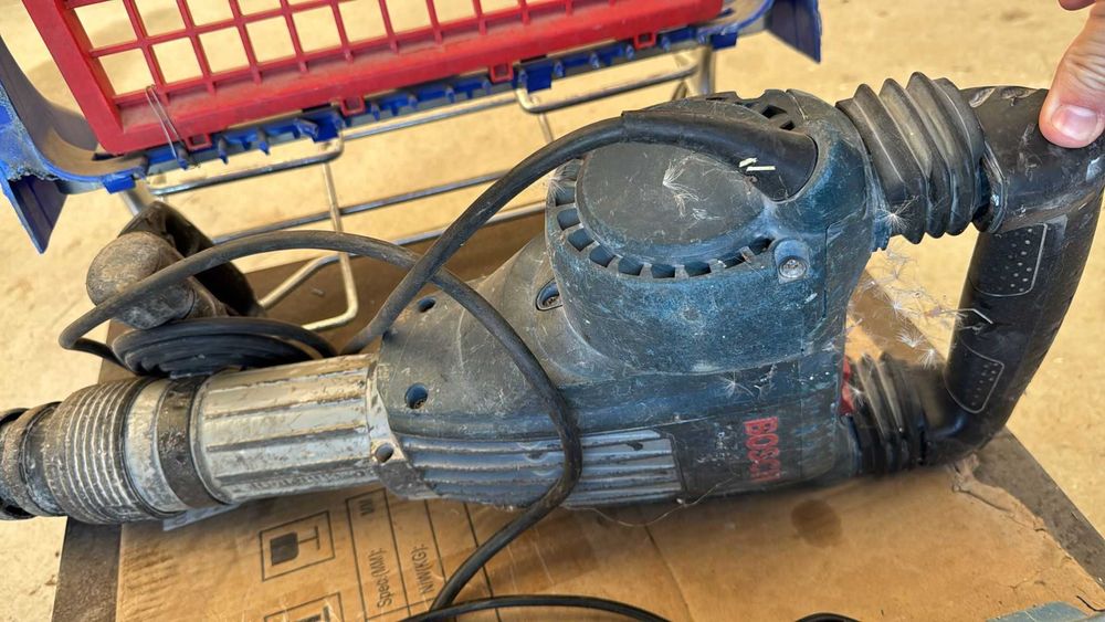 BOSCH GSH 11 VC Ciocan demolator SDS-max 1700 W, 23 J, defect
