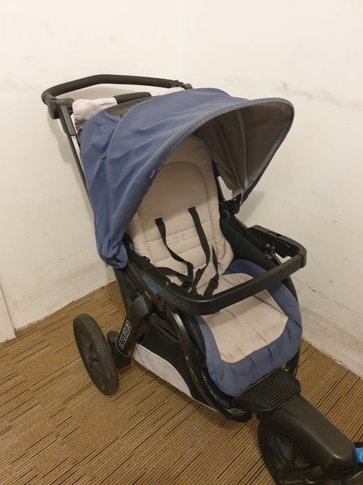 Vand carucior Chicco 3 în 1