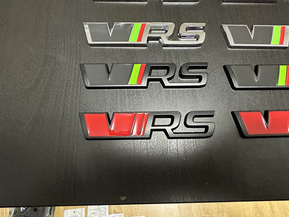 Emblema sigla Skoda VRS fata spate