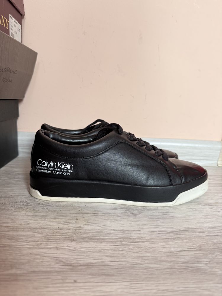 Calvin Klein обувки