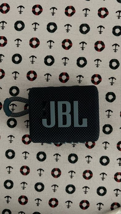 Продам jbl go 3 в хорошем состоянии