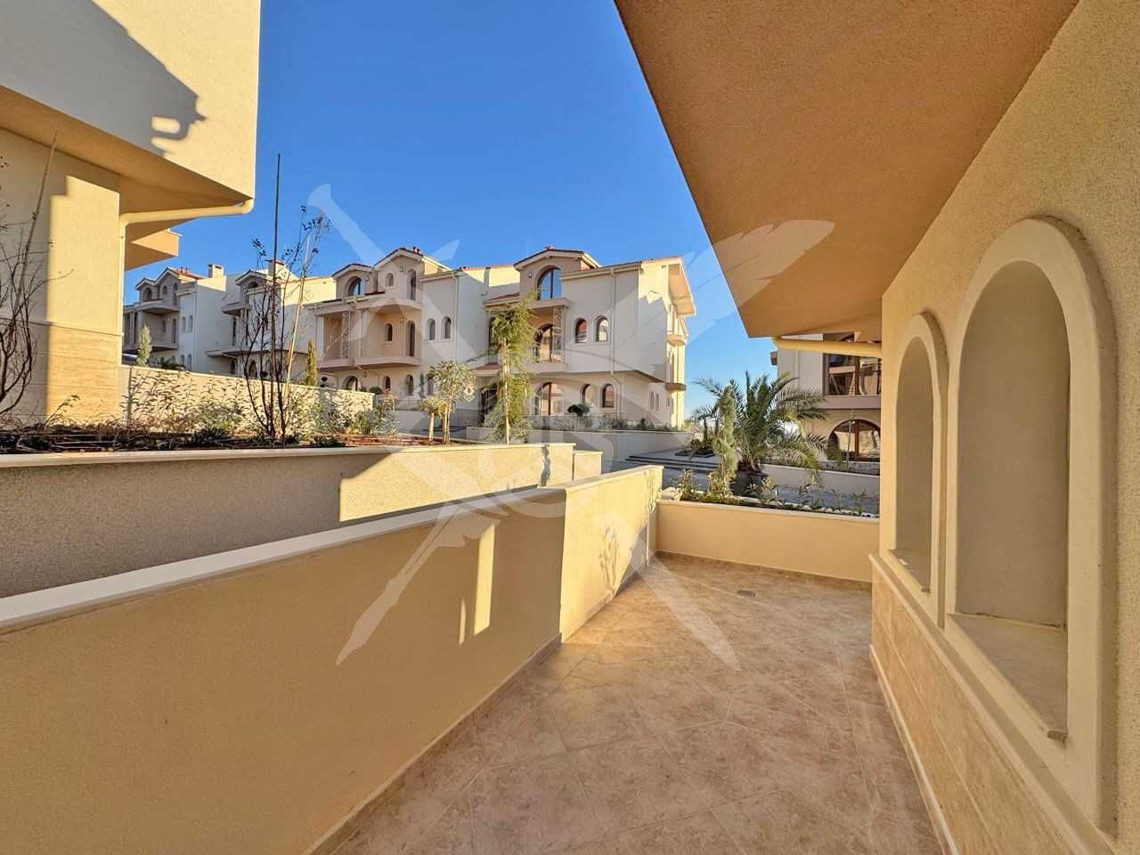 Продава се Двустаен апартамент в с. Кошарица, Област Бургас - 71 кв.м за 1254 €/кв.м - Снимка #1